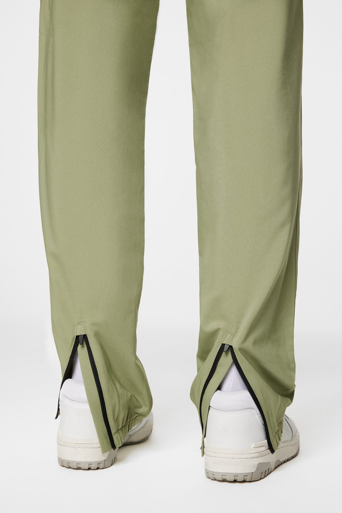 Novo Pro Pack Pant in Oil Green by J.Lindeberg