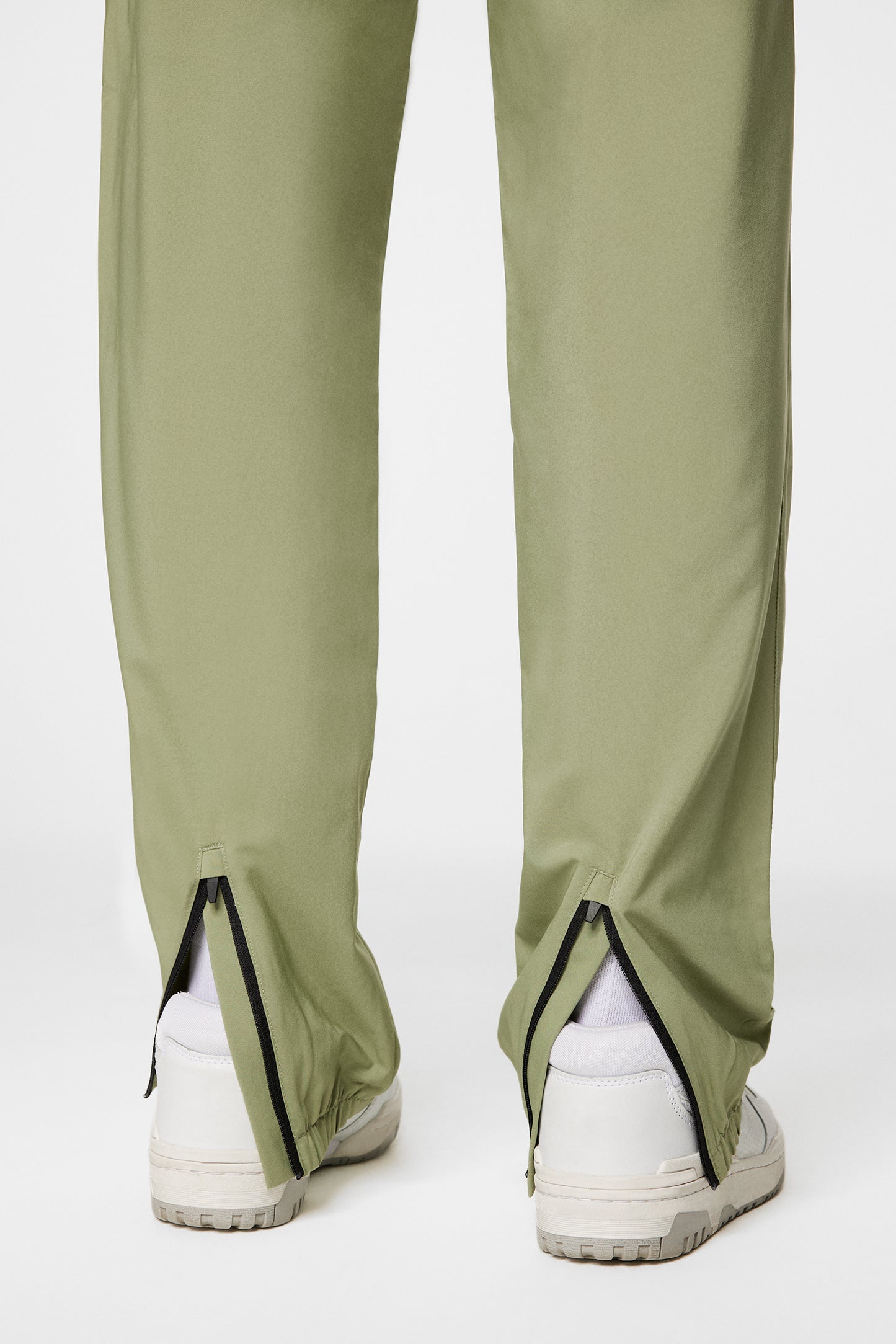 Novo Pro Pack Pant in Oil Green by J.Lindeberg