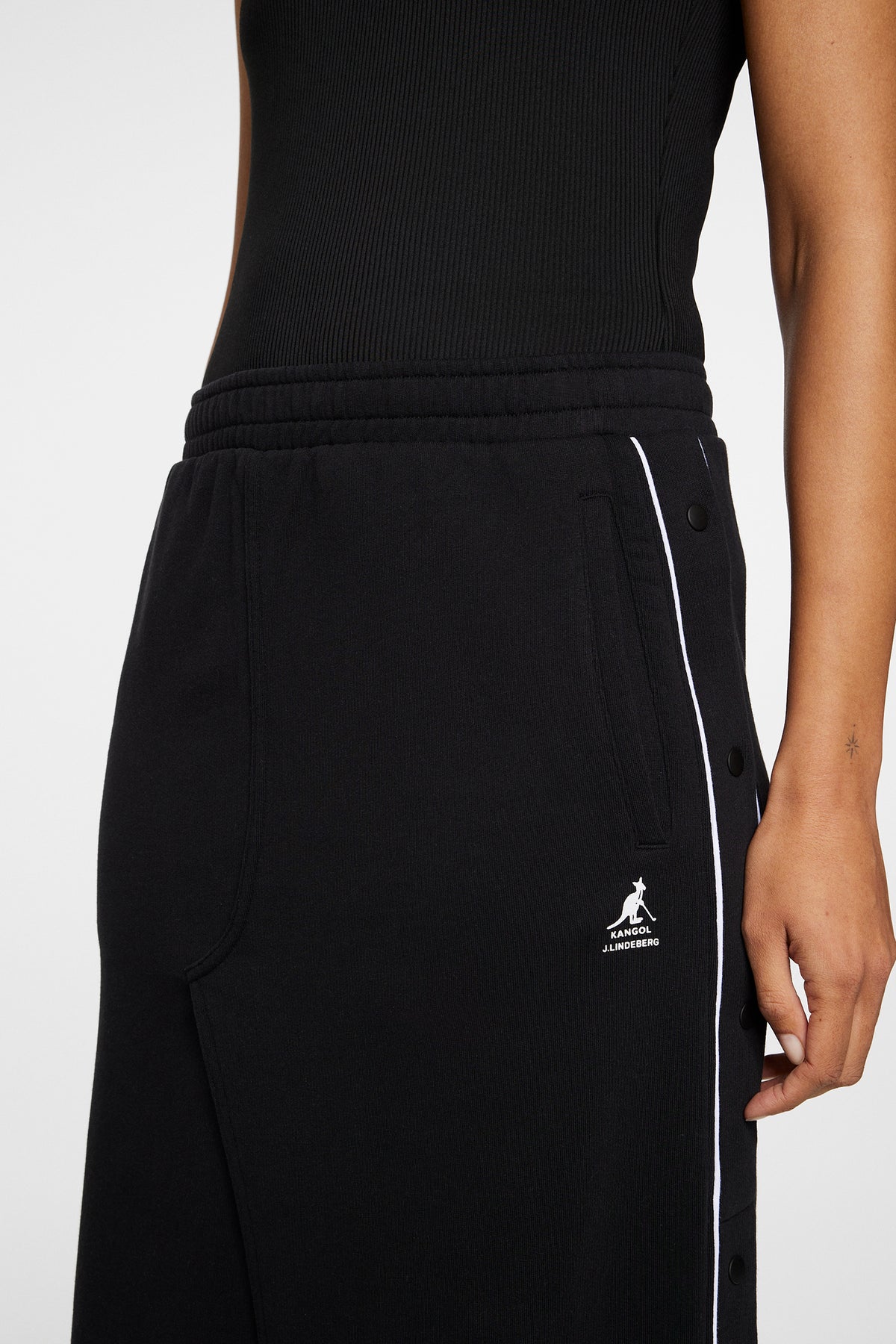 Lisa Sweat Skirt in Black by J.Lindeberg