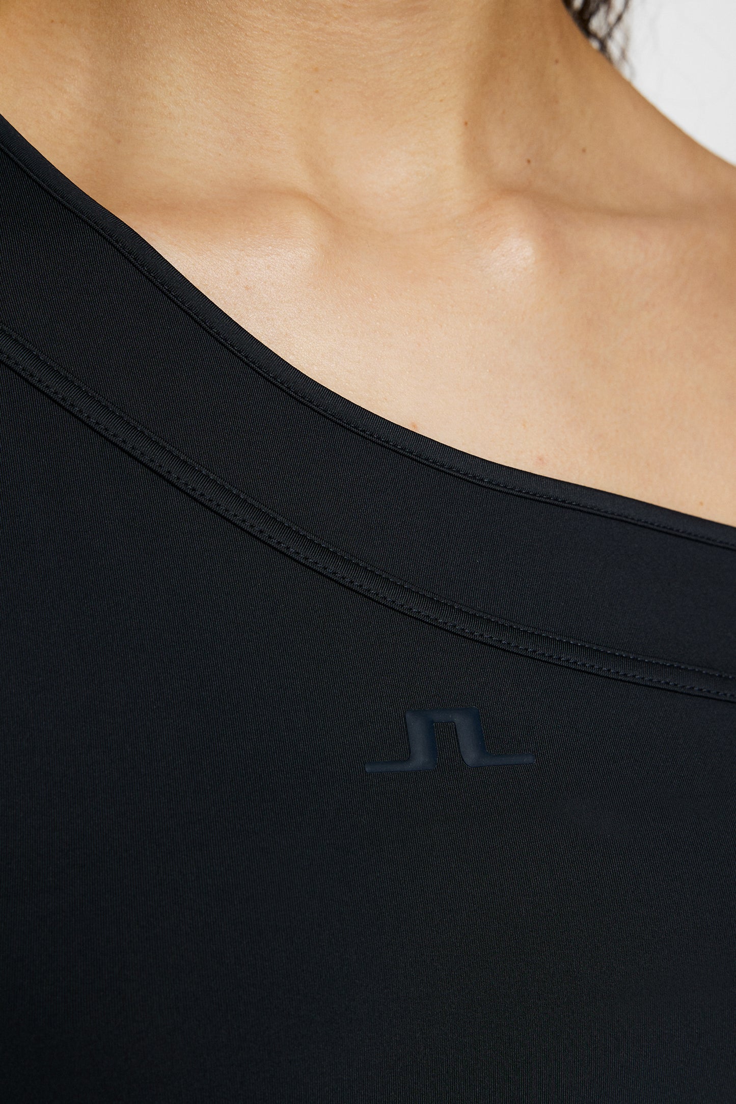 Rena Top in JL Navy by J.Lindeberg