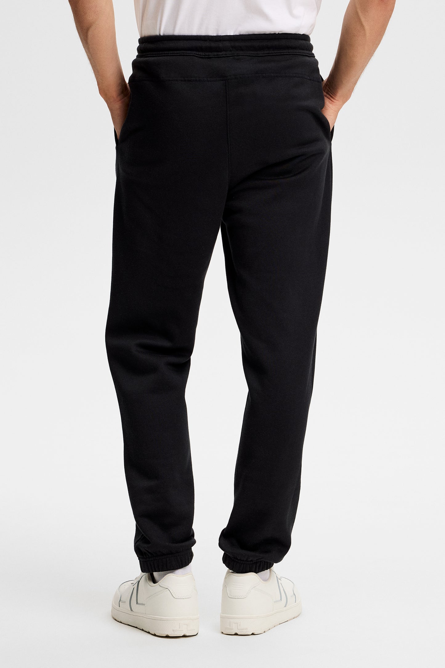 Alpha pant in Black by J.Lindeberg