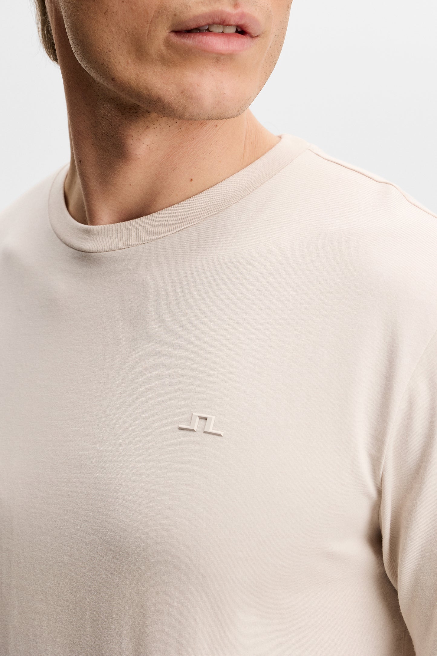 Alpha T-shirt in Moonbeam by J.Lindeberg