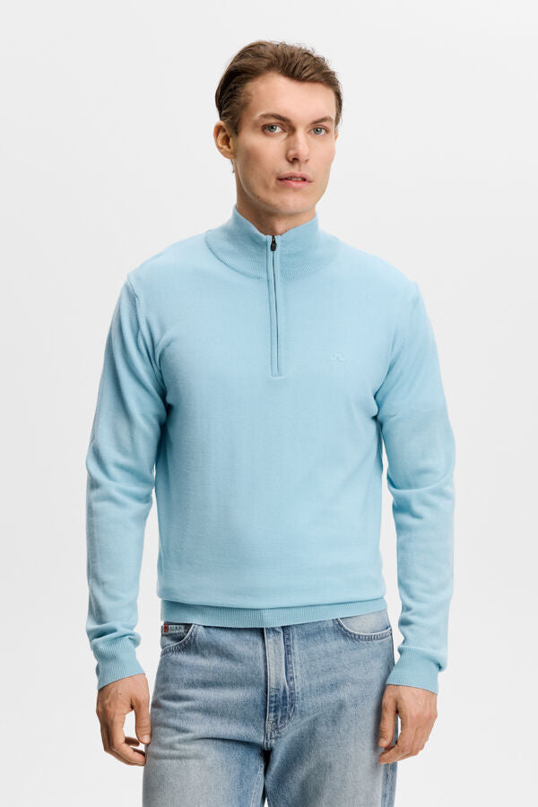 Kiyan Quarter Zip Sweater / Forget-Me-Not