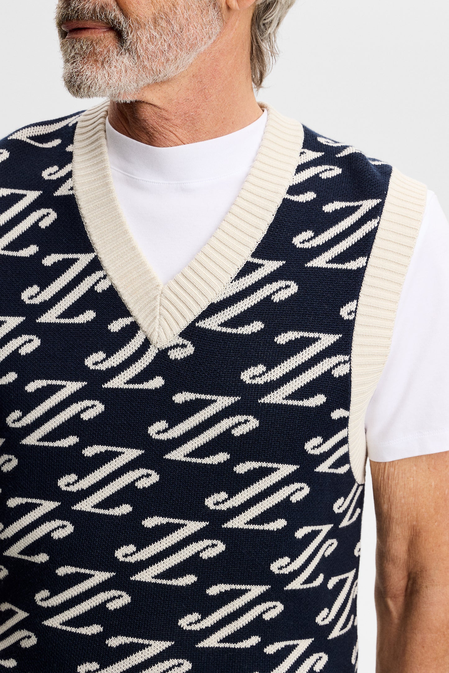 Anton Jacquard Knit Vest in Cardi Jacquard - JL Navy by J.Lindeberg