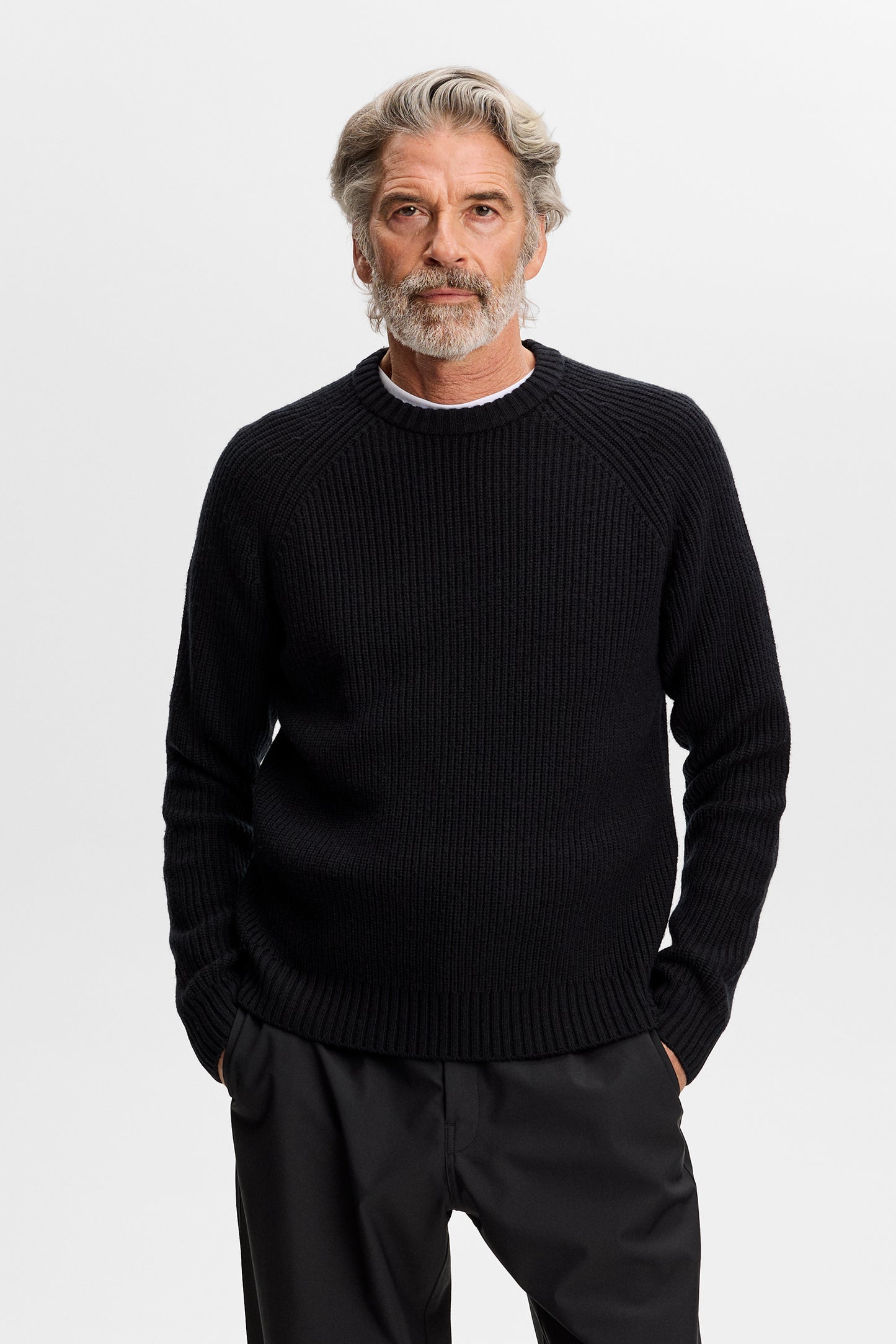 Hallow Knitted Crew Neck in Black by J.Lindeberg