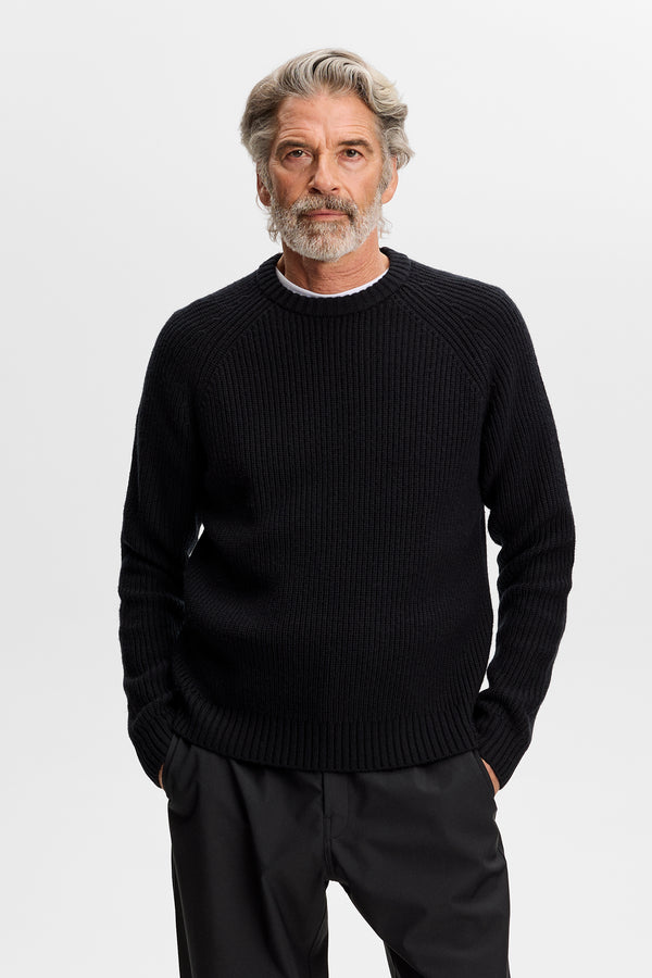 Hallow Knitted Crew Neck / Black