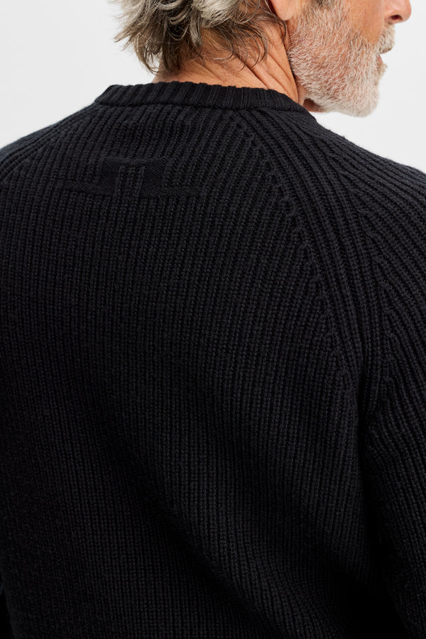 Hallow Knitted Crew Neck / Black