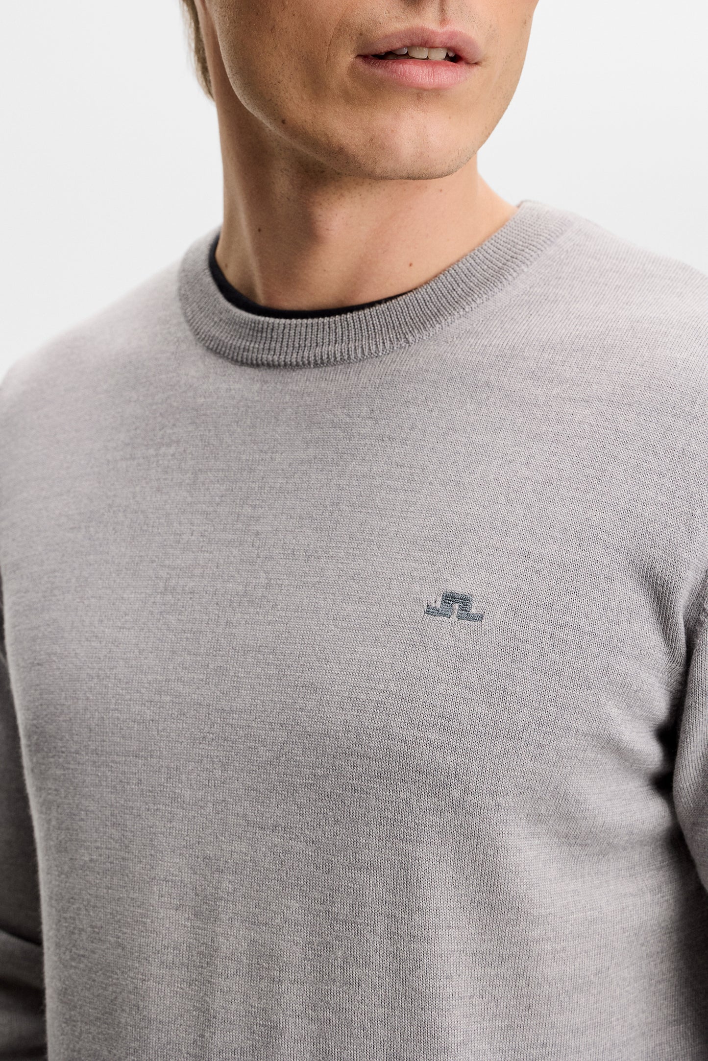 Keane Merino Crew Neck in Light Grey Melange by J.Lindeberg