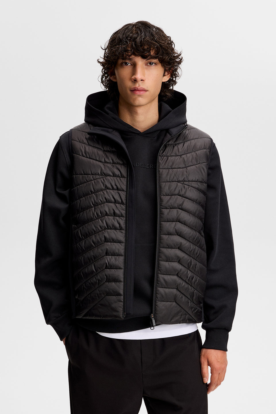 Heyden Quilt Hybrid Vest / Black