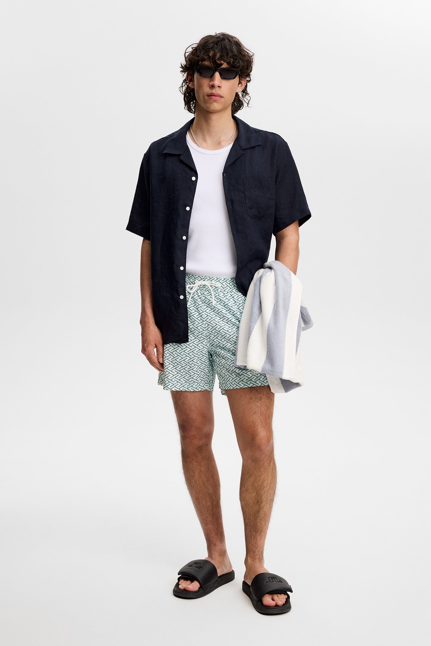 Banks Ladder Print shorts in Ladder White Bay S by J.Lindeberg