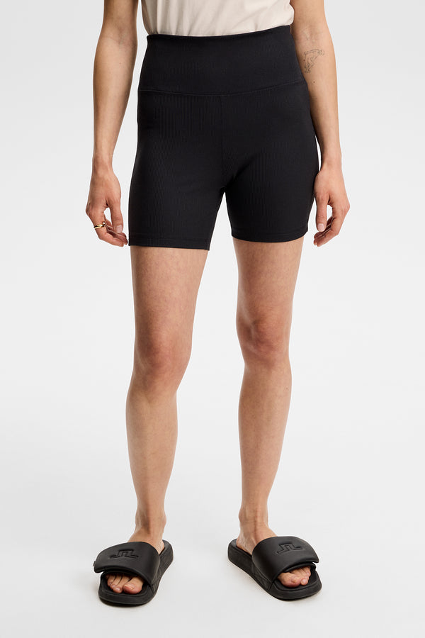 Elisa Biker Shorts / Black