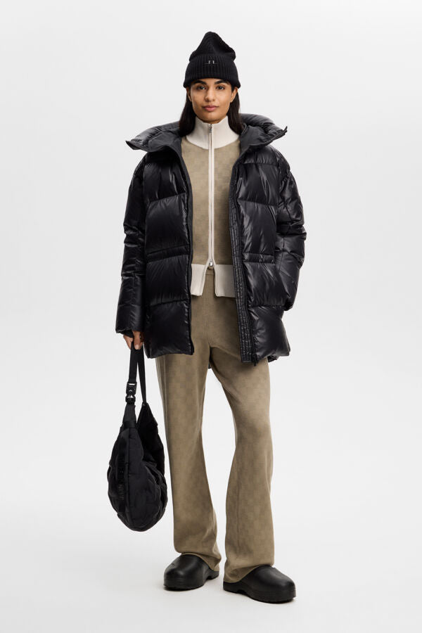Tranquil Down Jacket / Black