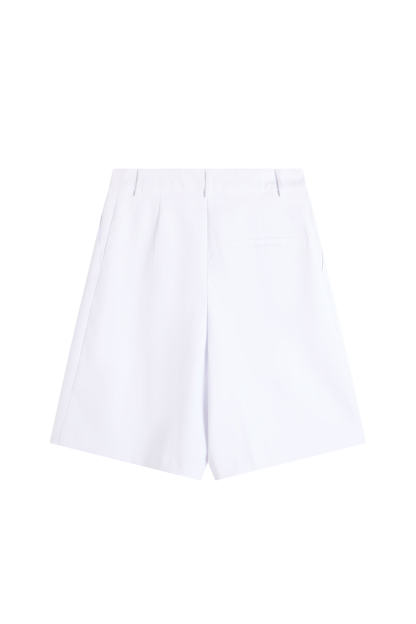 Suni Shorts in White by J.Lindeberg