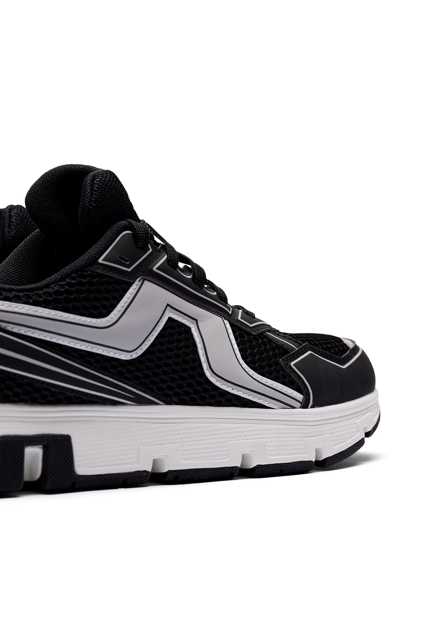 Vent 500 Sport Sneaker W in Black by J.Lindeberg