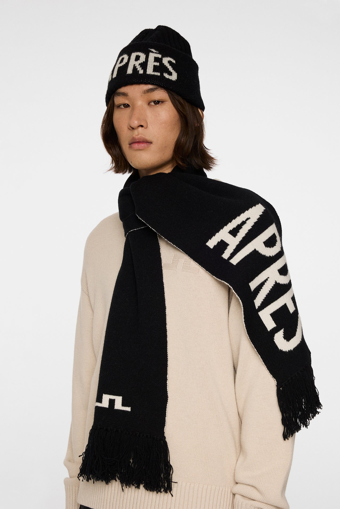 Jasper Scarf in Black by J.Lindeberg