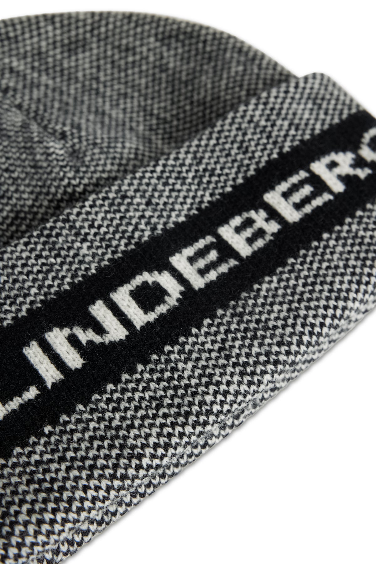 Ernie Beanie in Black by J.Lindeberg