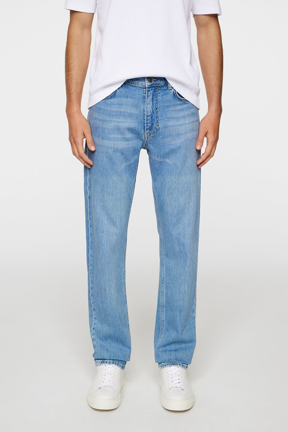 Jax Light Wash Slim Jeans / Light Blue