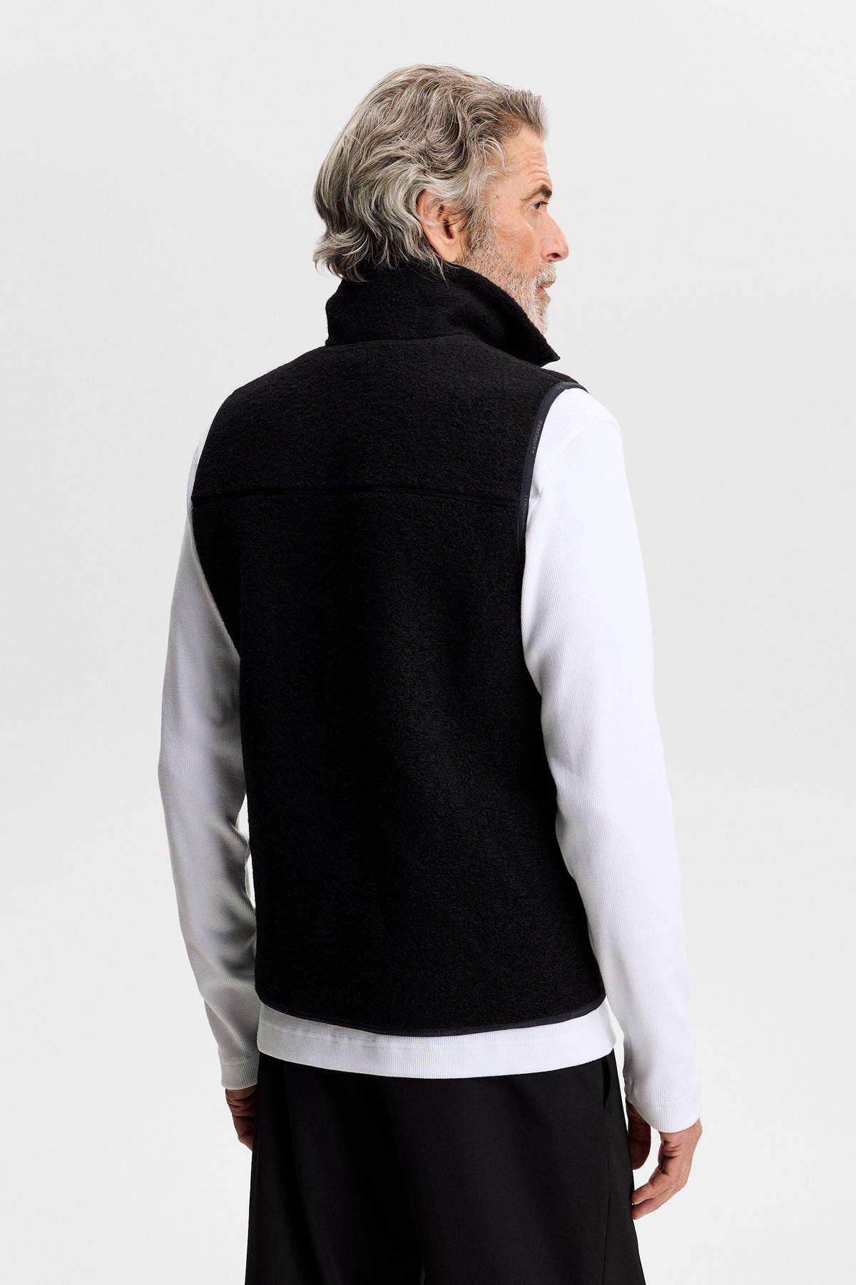 Duncan Wool Fleece Vest in Black by J.Lindeberg