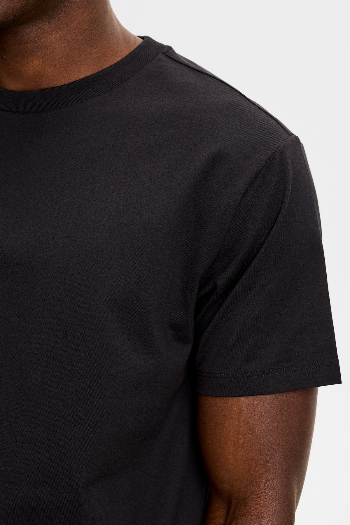 Sid Basic T-Shirt in Black by J.Lindeberg