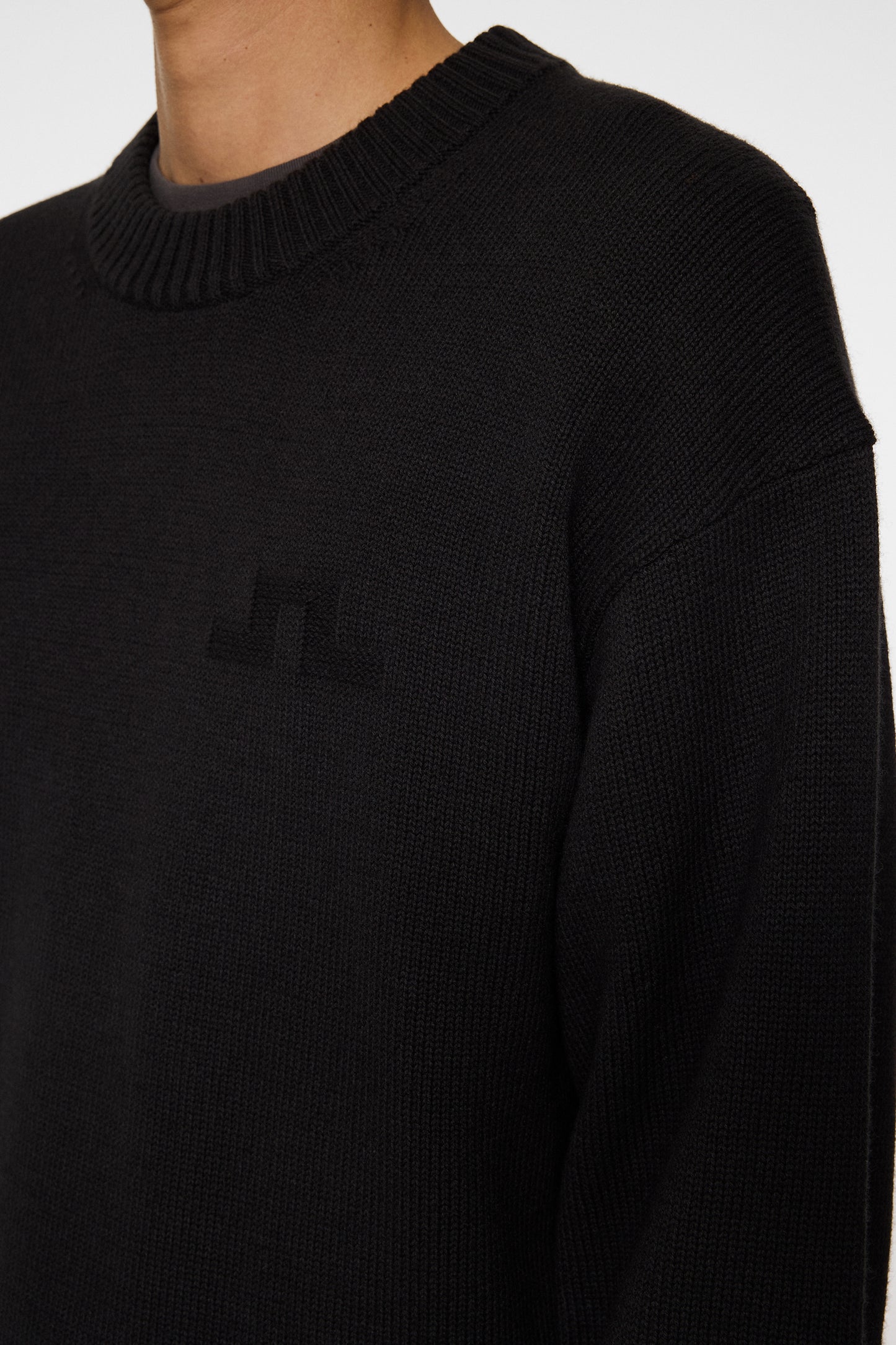 Eddy Cotton Wool Crew Neck in Black by J.Lindeberg