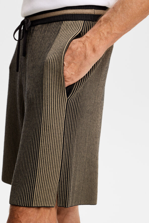 Simon Knitted Shorts / Black