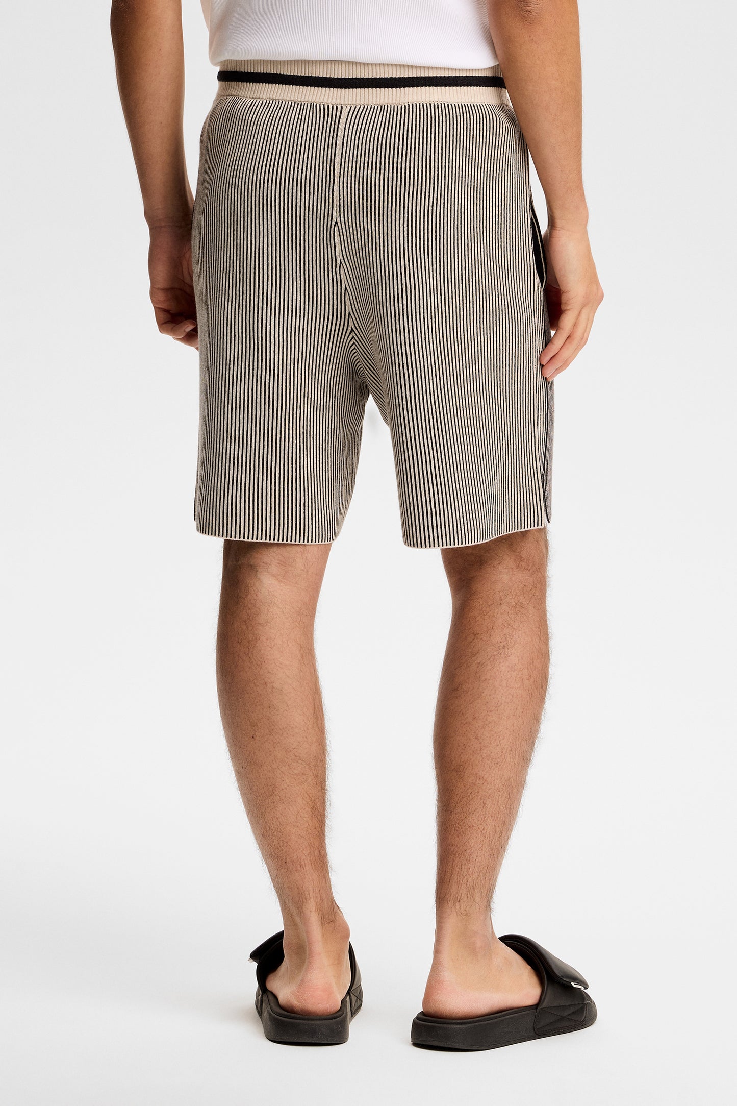 Simon Knitted Shorts in Moonbeam by J.Lindeberg