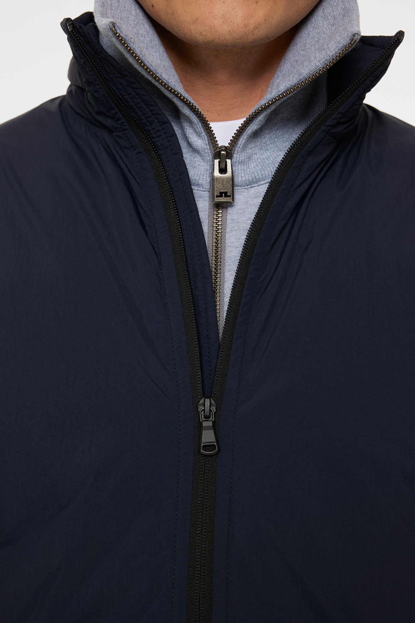 Parrie ligh padd pack jkt in JL Navy by J.Lindeberg