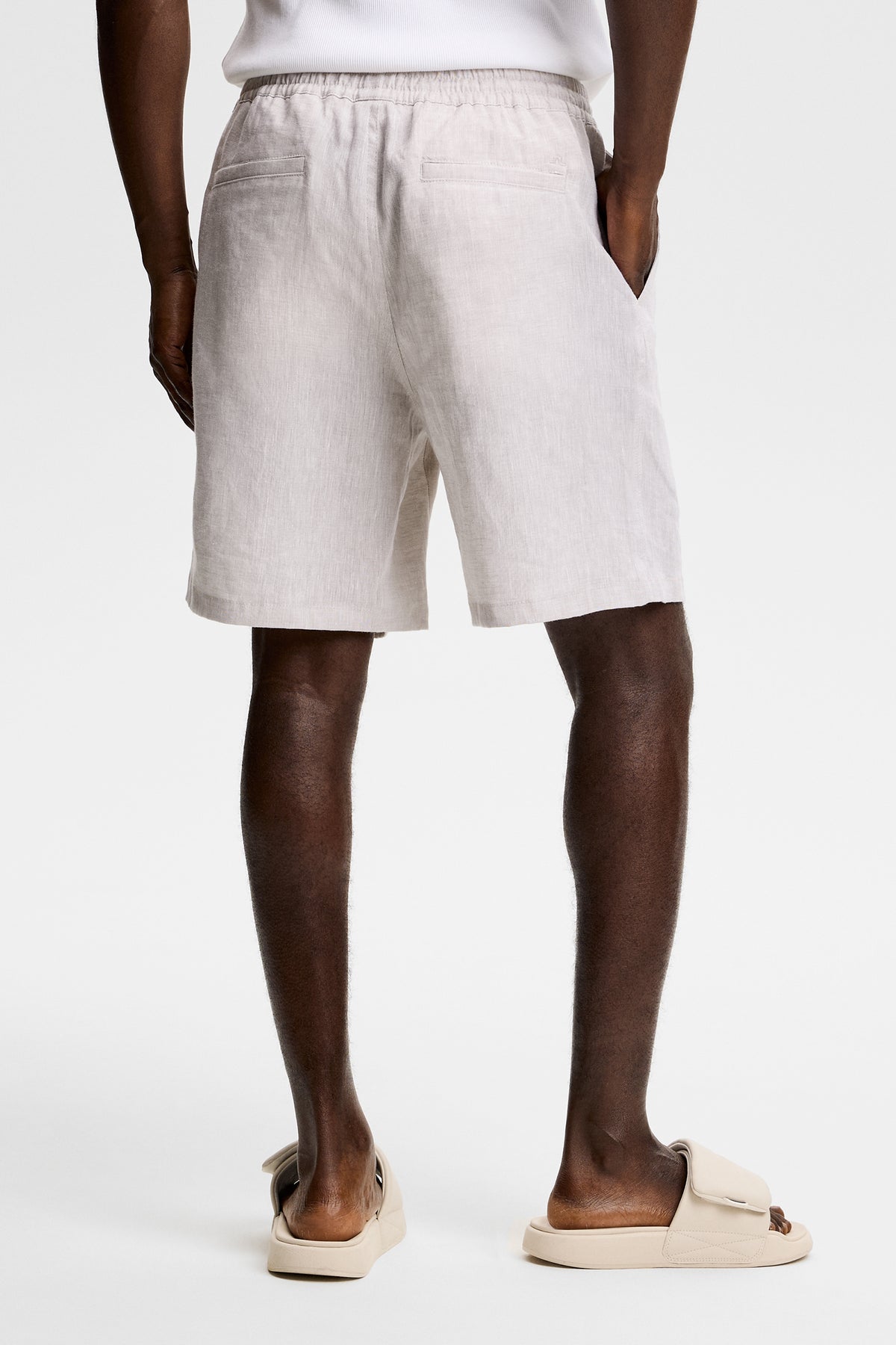Joff Linen Shorts in Moonbeam by J.Lindeberg