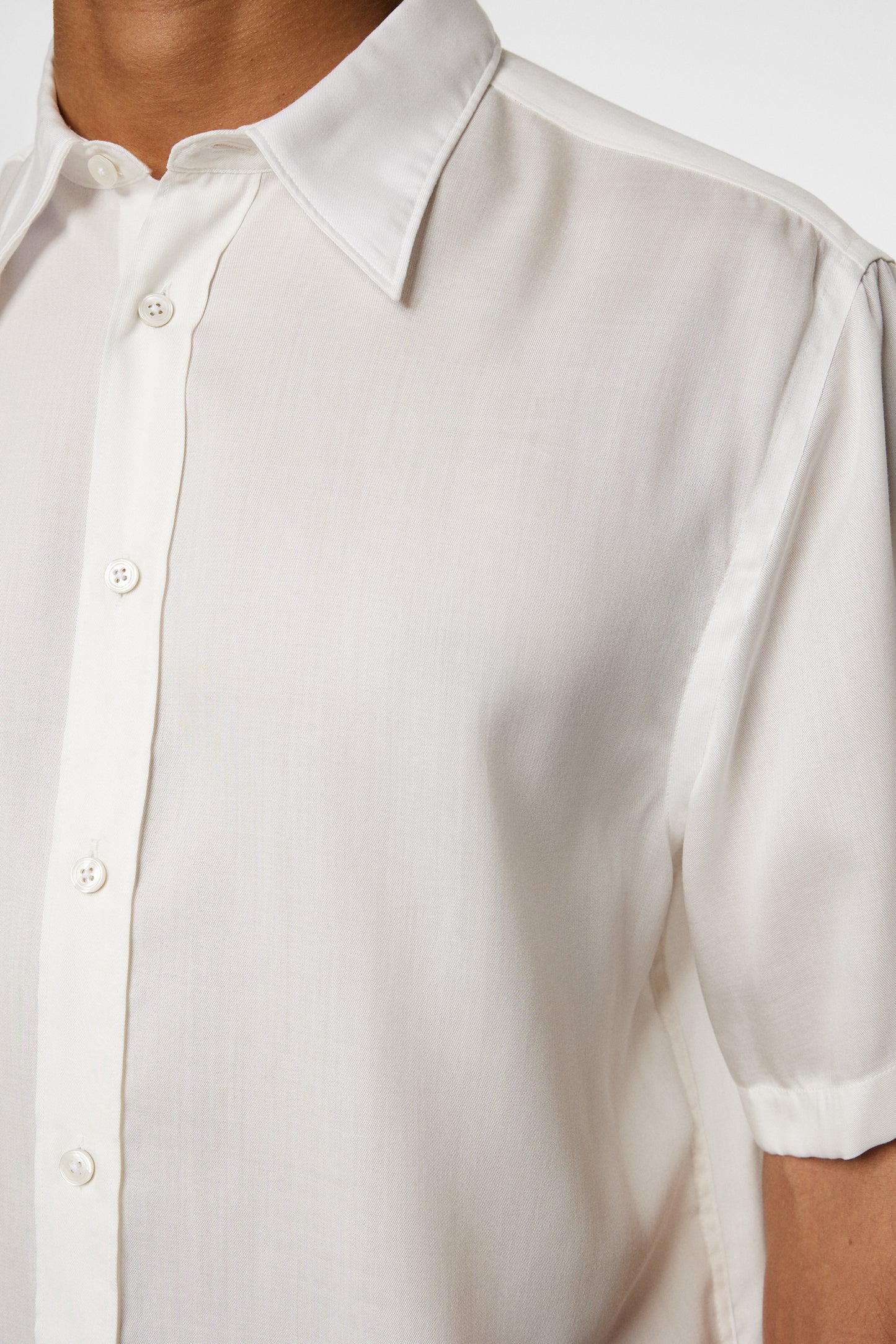Reg SS Light Tencel Shirt in Cloud White by J.Lindeberg