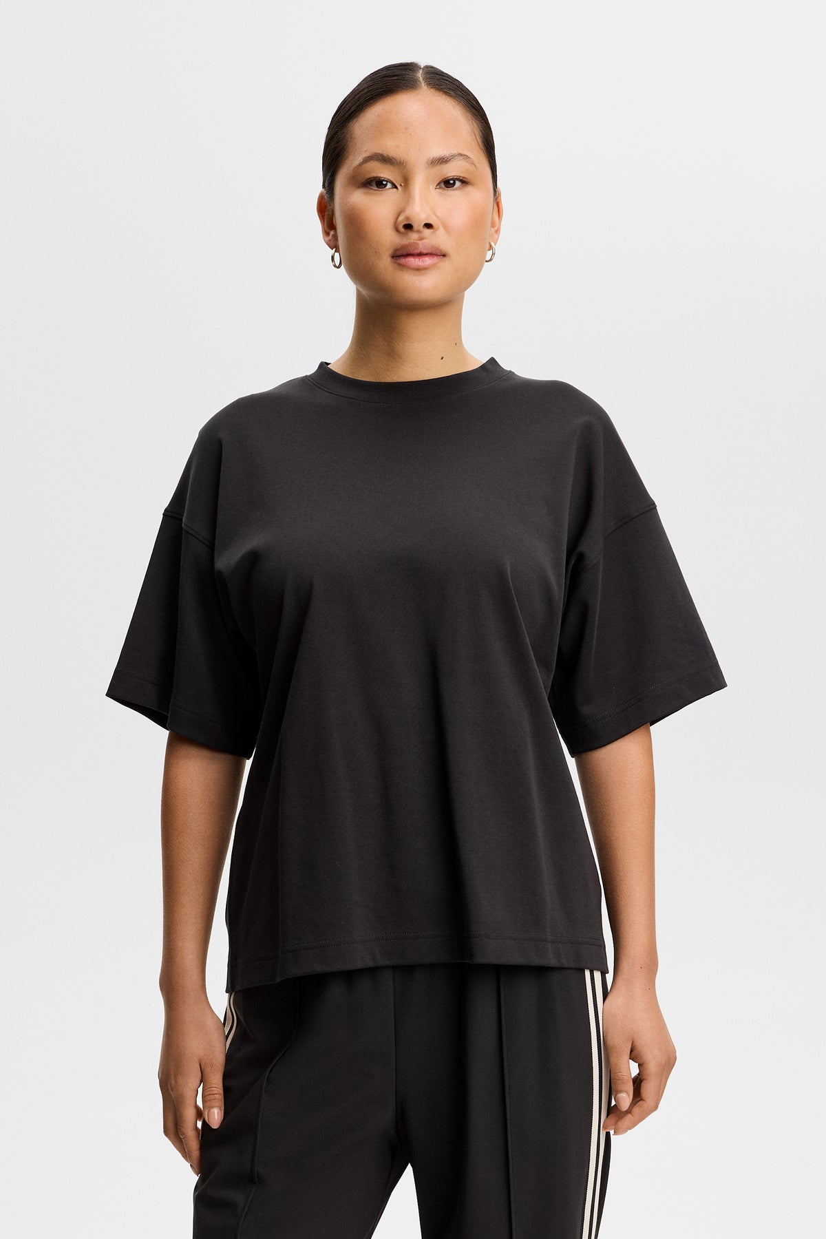 Valentina T-Shirt in Black by J.Lindeberg