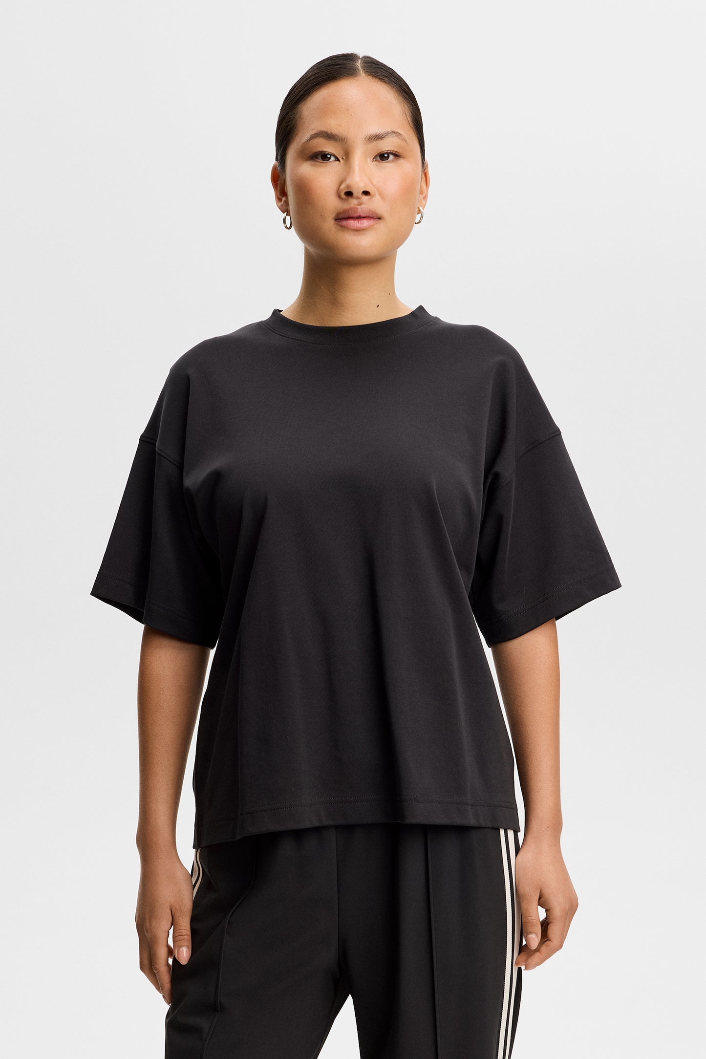 Valentina T-Shirt in Black by J.Lindeberg
