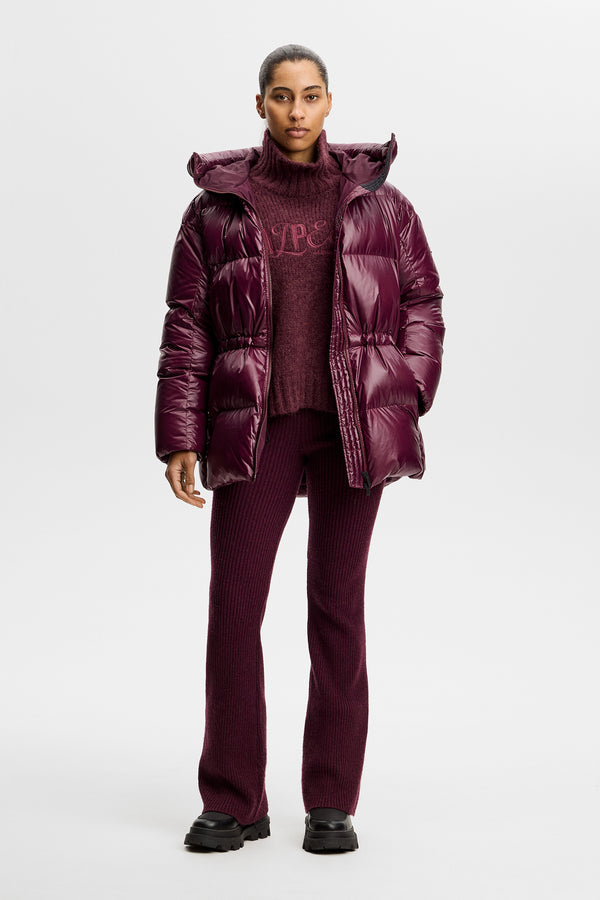 April Chunky Knit Turtleneck / Winetasting