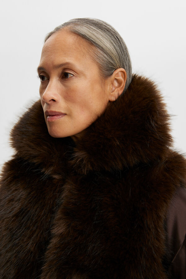 Daria Faux Fur Ball Vest / Seal Brown