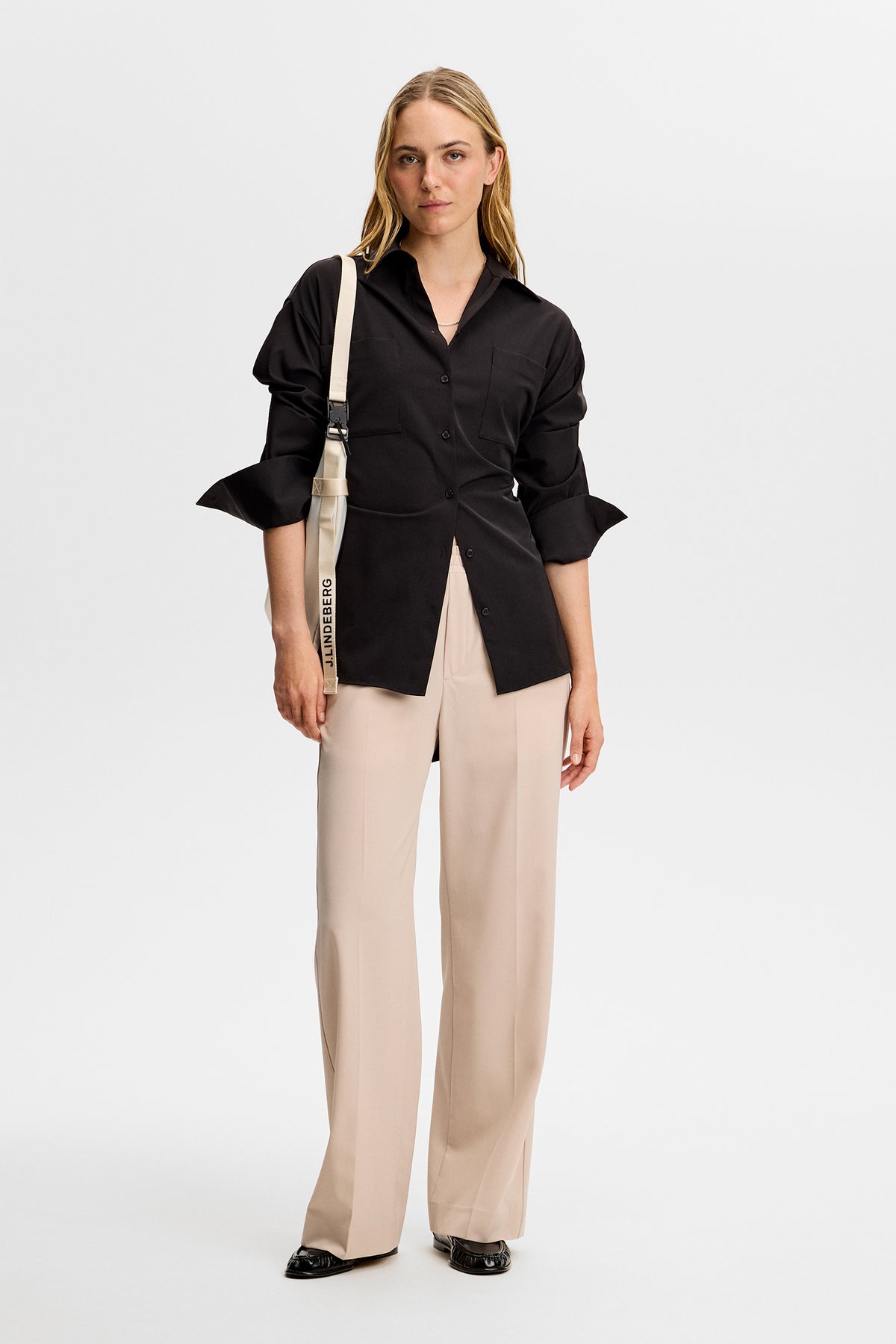 Anja Pant in Moonbeam by J.Lindeberg