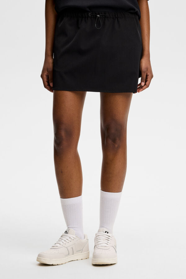 Minny Mini Skirt / Black