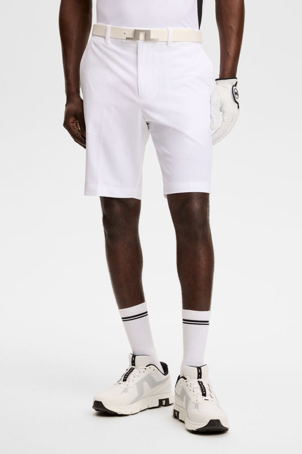 Vent Shorts / White
