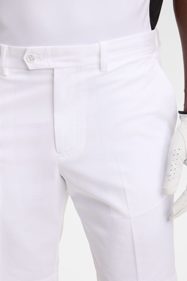 Vent Shorts / White