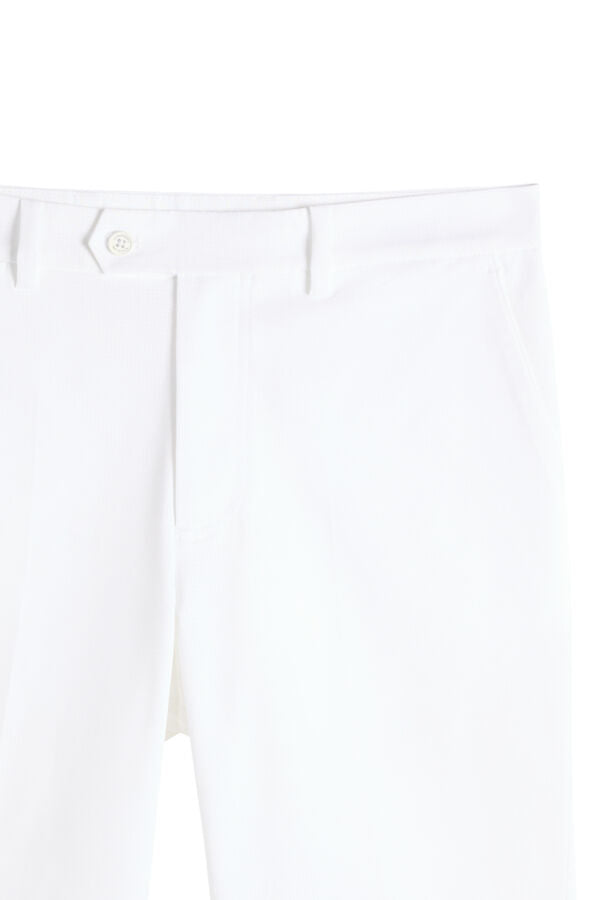 Vent Shorts / White