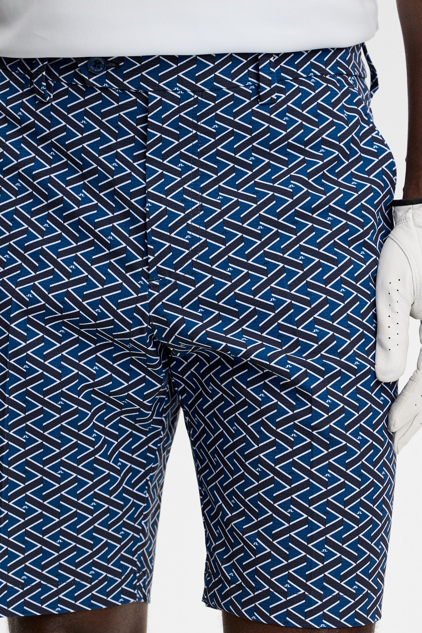 Vent Print Shorts in Ladder Estate Navy S by J.Lindeberg