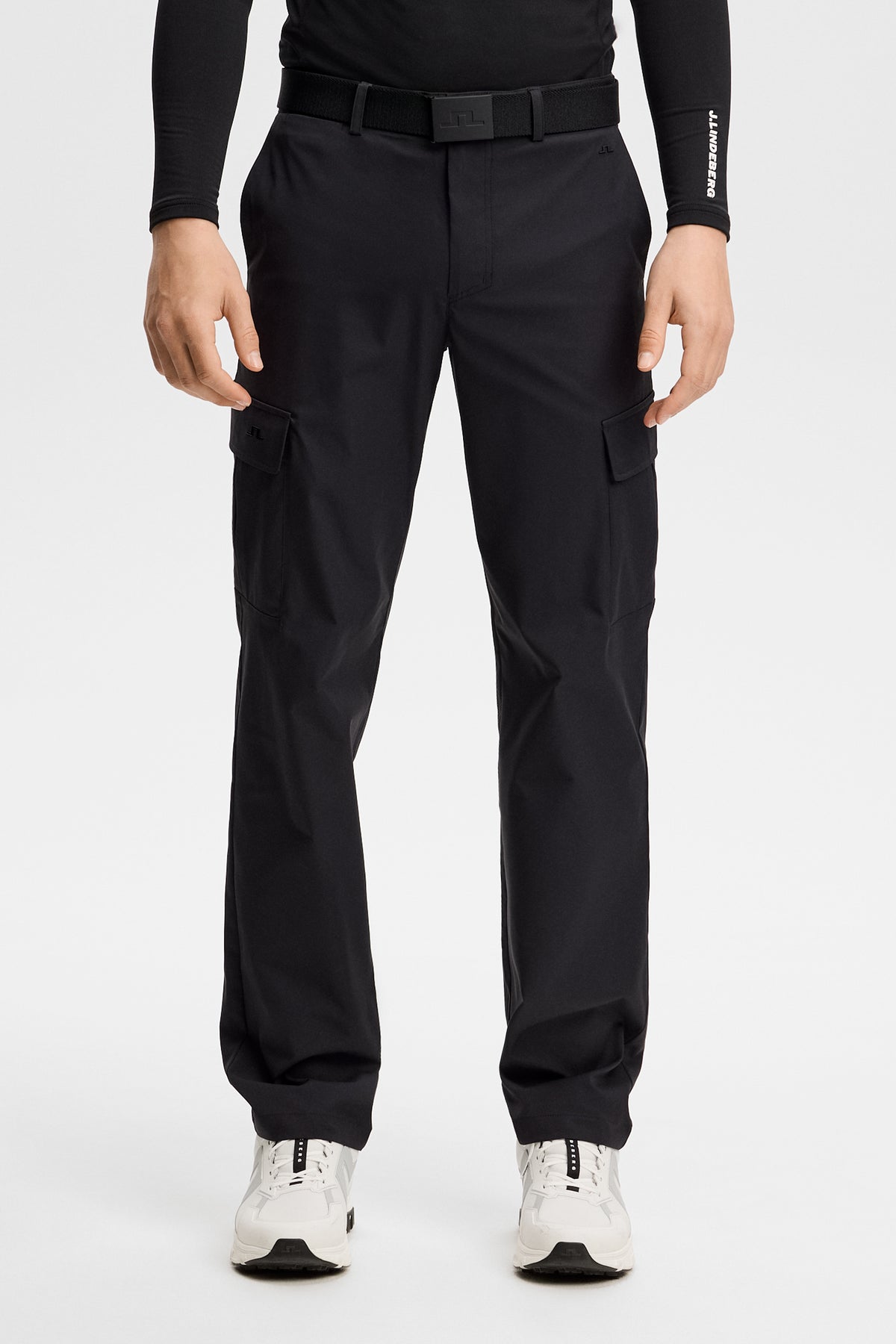 Logan Cargo pant in Black by J.Lindeberg