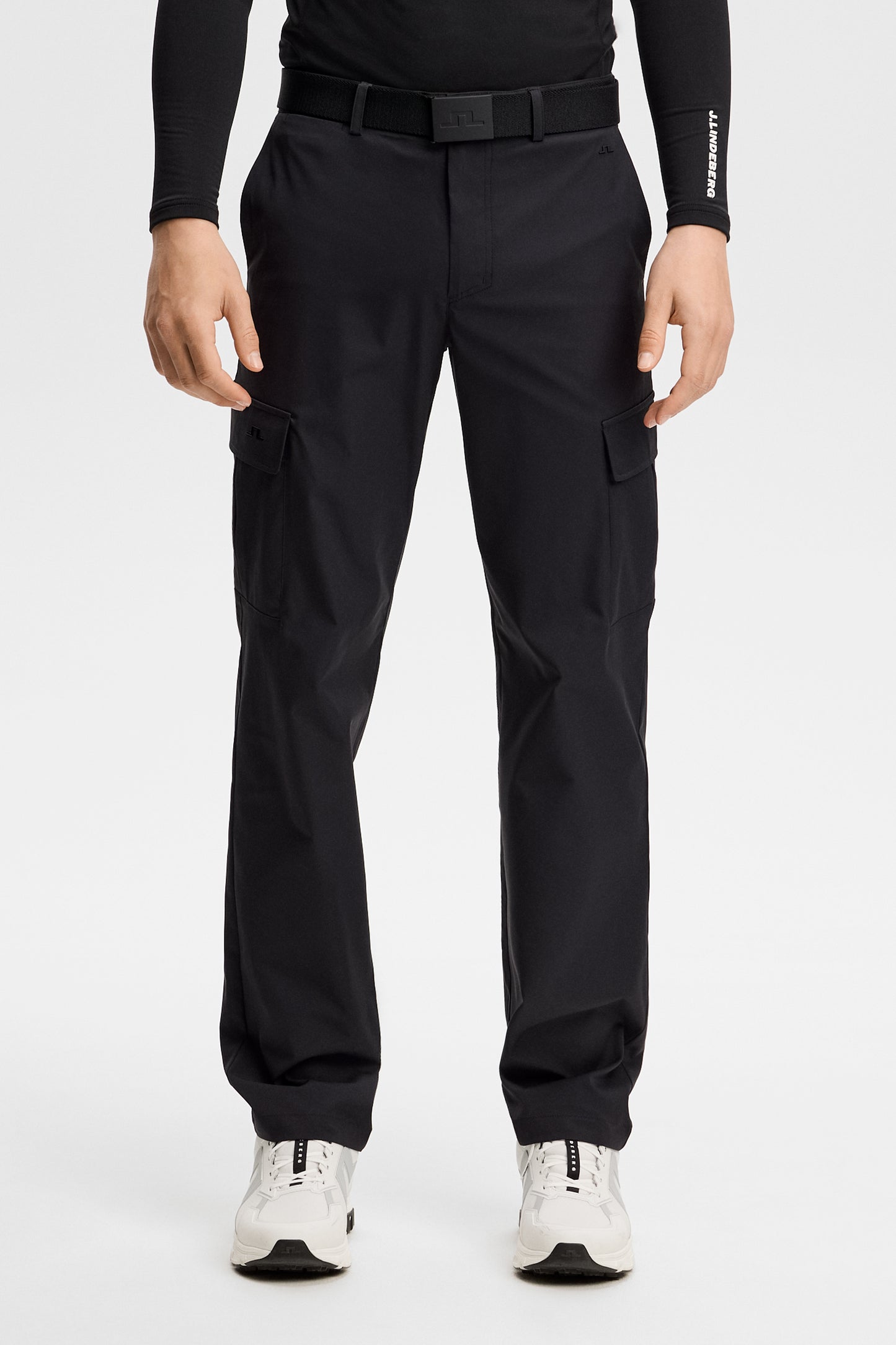 Logan Cargo pant in Black by J.Lindeberg