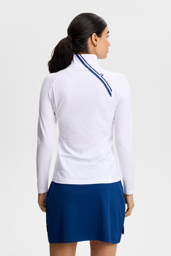 Nadu Qaurter Zip Mid Layer / White