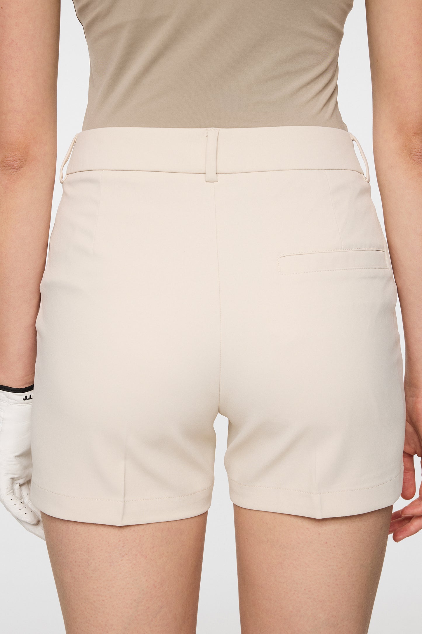 Gwen Shorts in Moonbeam by J.Lindeberg
