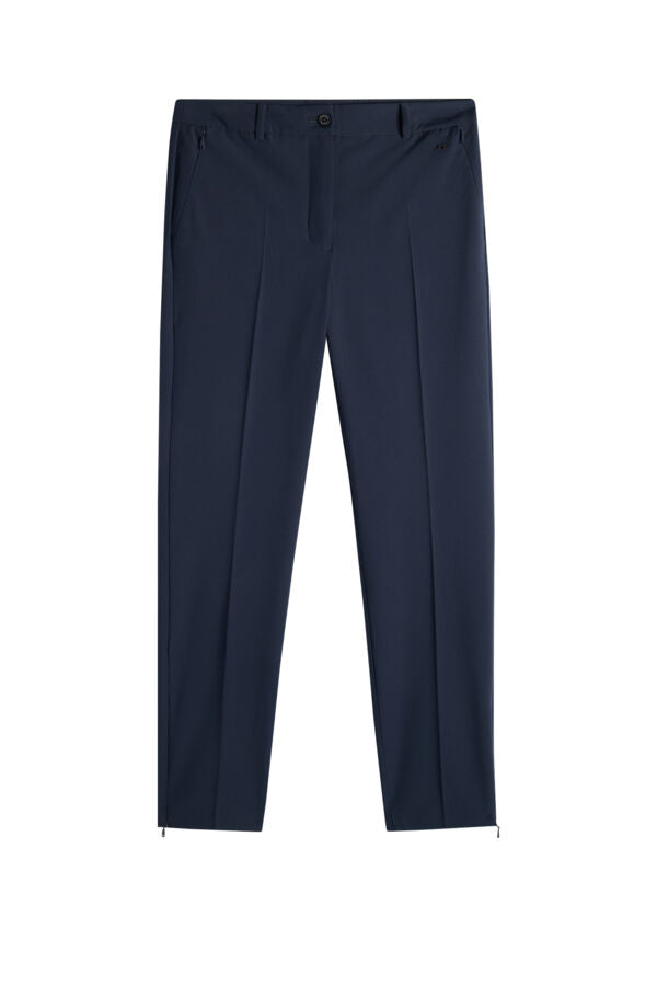 Pia Pant / JL Navy