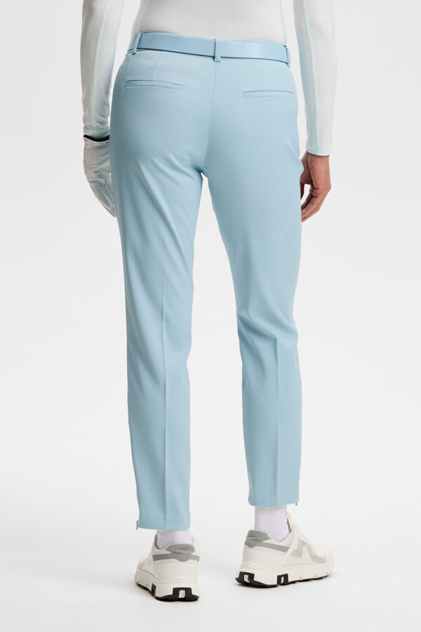 Pia Pant / Forget-Me-Not
