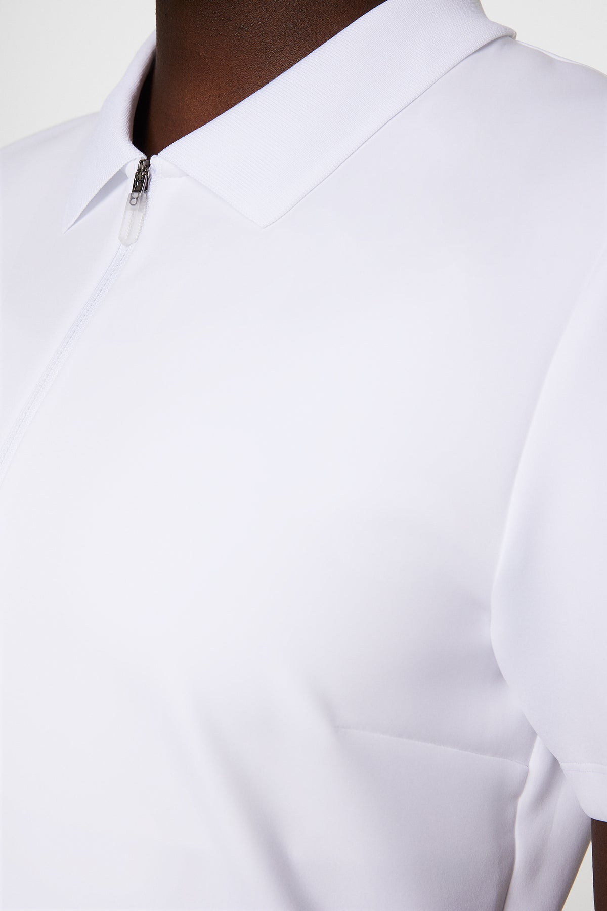 Kanai dress in White by J.Lindeberg