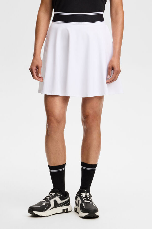 Aella Flared Skirt / White
