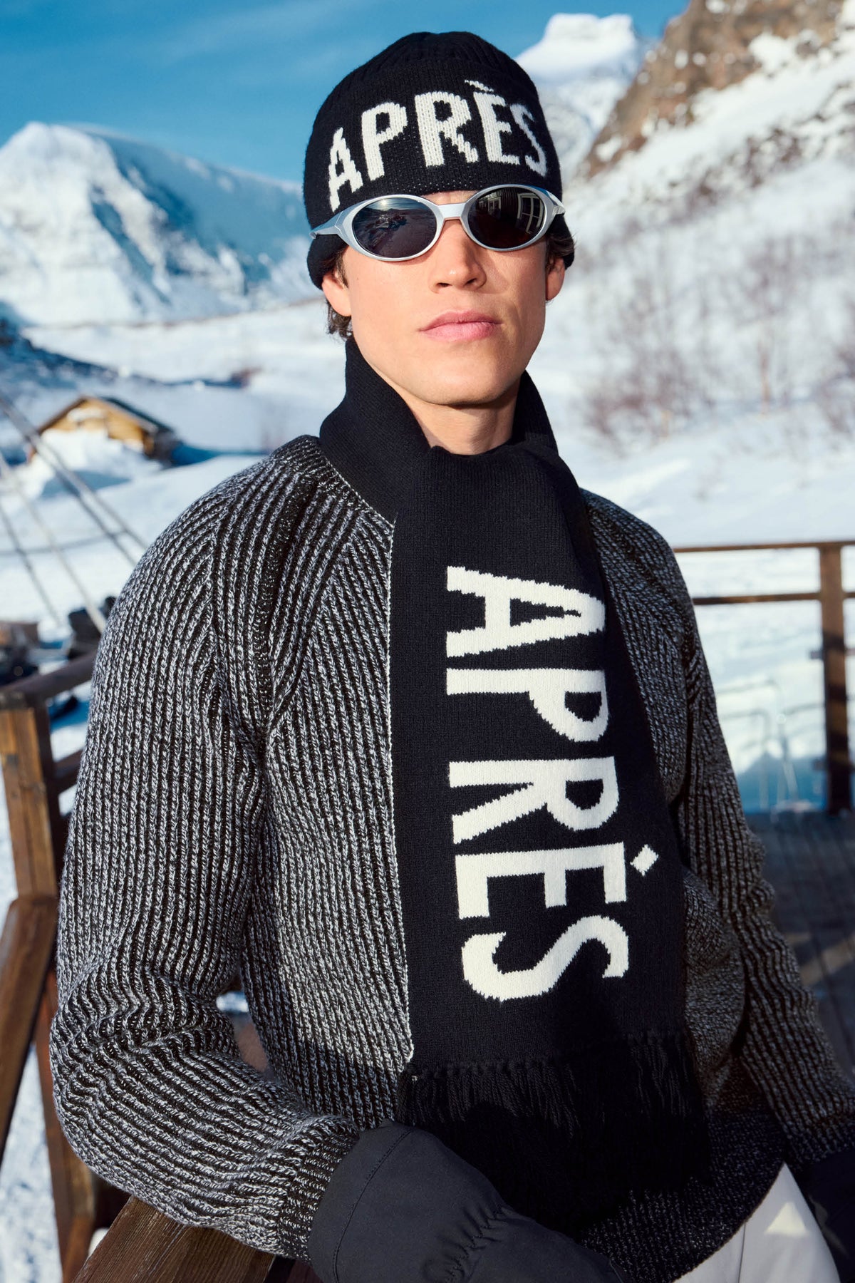 Fred Knitted Crew Neck / Dark Grey Melange